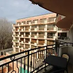 River Park Menada ساني بيتش
